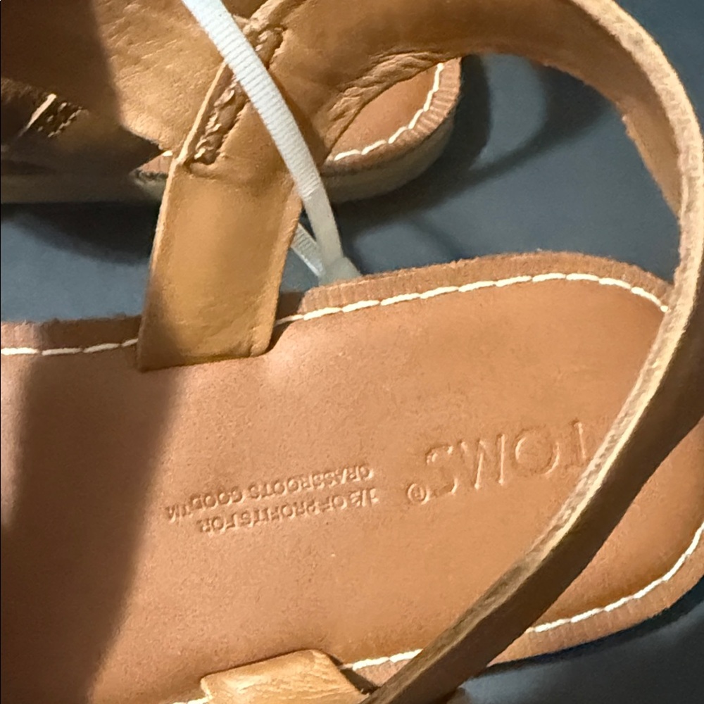Toms Brown Strappy Sandals - Picture 5 of 11